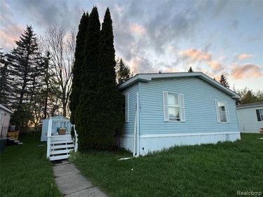 2700 Shimmons Road, Auburn Hills, MI 48326