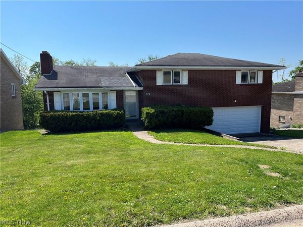 128 Grandview Drive , Wintersville, OH 43953