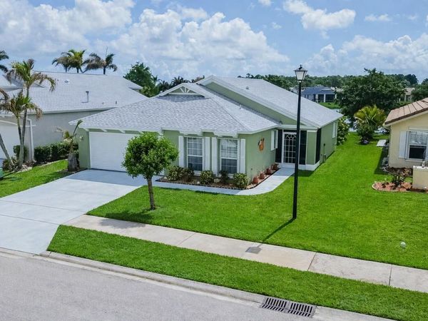 472 SW Talquin Lane, Port St. Lucie, FL 34986