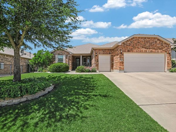 906 Holiday Creek LN , Georgetown, TX 78633