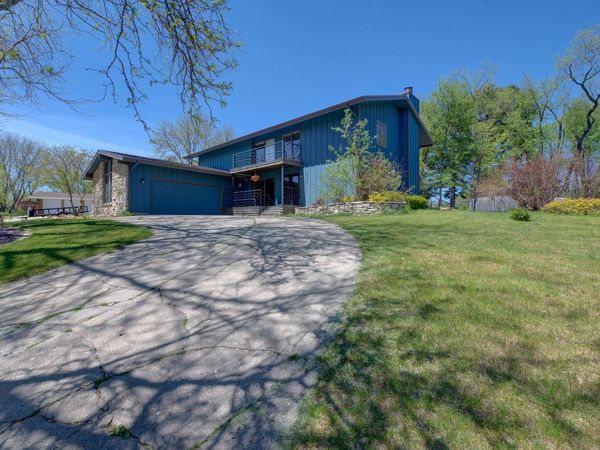 2804 Dartmouth Drive, Janesville, WI 53548