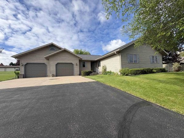 410 E CEDAR STREET, Bonduel, WI 54107