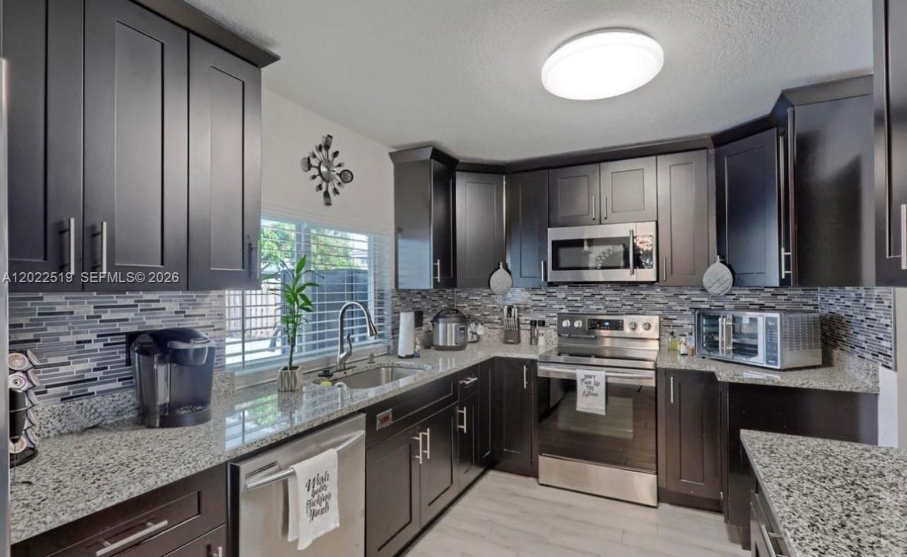 876 Gardenia Dr , Royal Palm Beach, FL 33411 Photo