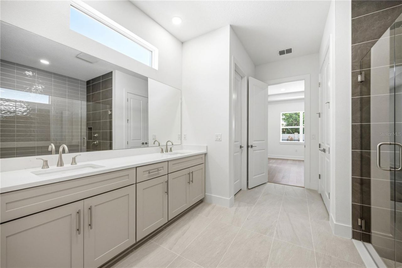 17547 Palmiste Drive, Bradenton, FL 34202 Photo