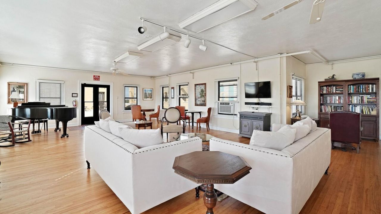 130 4th Avenue N, Unit 305, Saint Petersburg, FL 33701 Photo