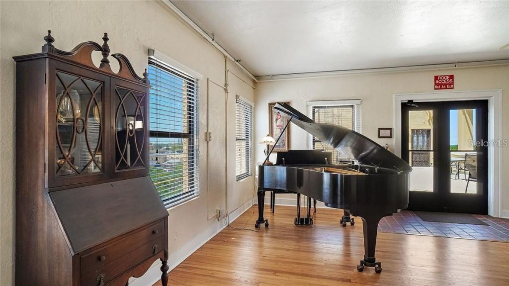 130 4th Avenue N, Unit 305, Saint Petersburg, FL 33701 Photo