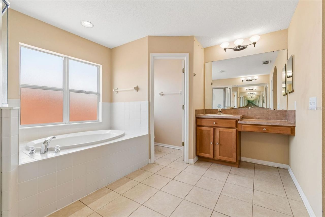 8718 Sandy Plains Drive , Riverview, FL 33578 Photo