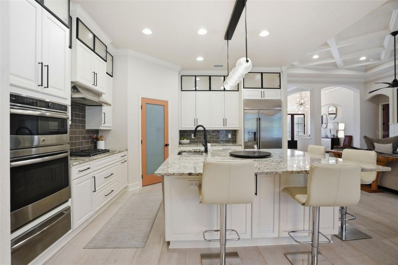 2165 Majestic Oaks Boulevard, Clearwater, FL 33759 Photo