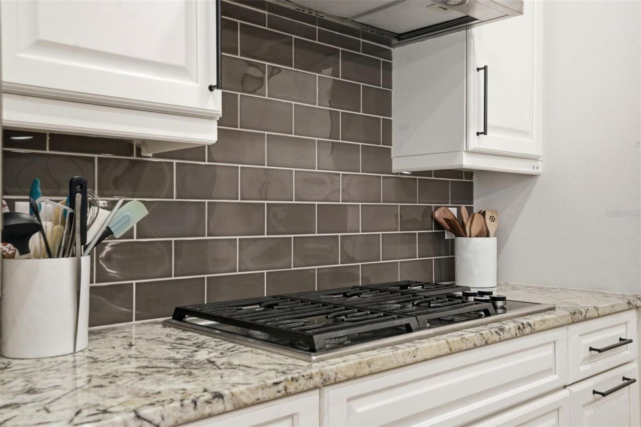 2165 Majestic Oaks Boulevard, Clearwater, FL 33759 Photo