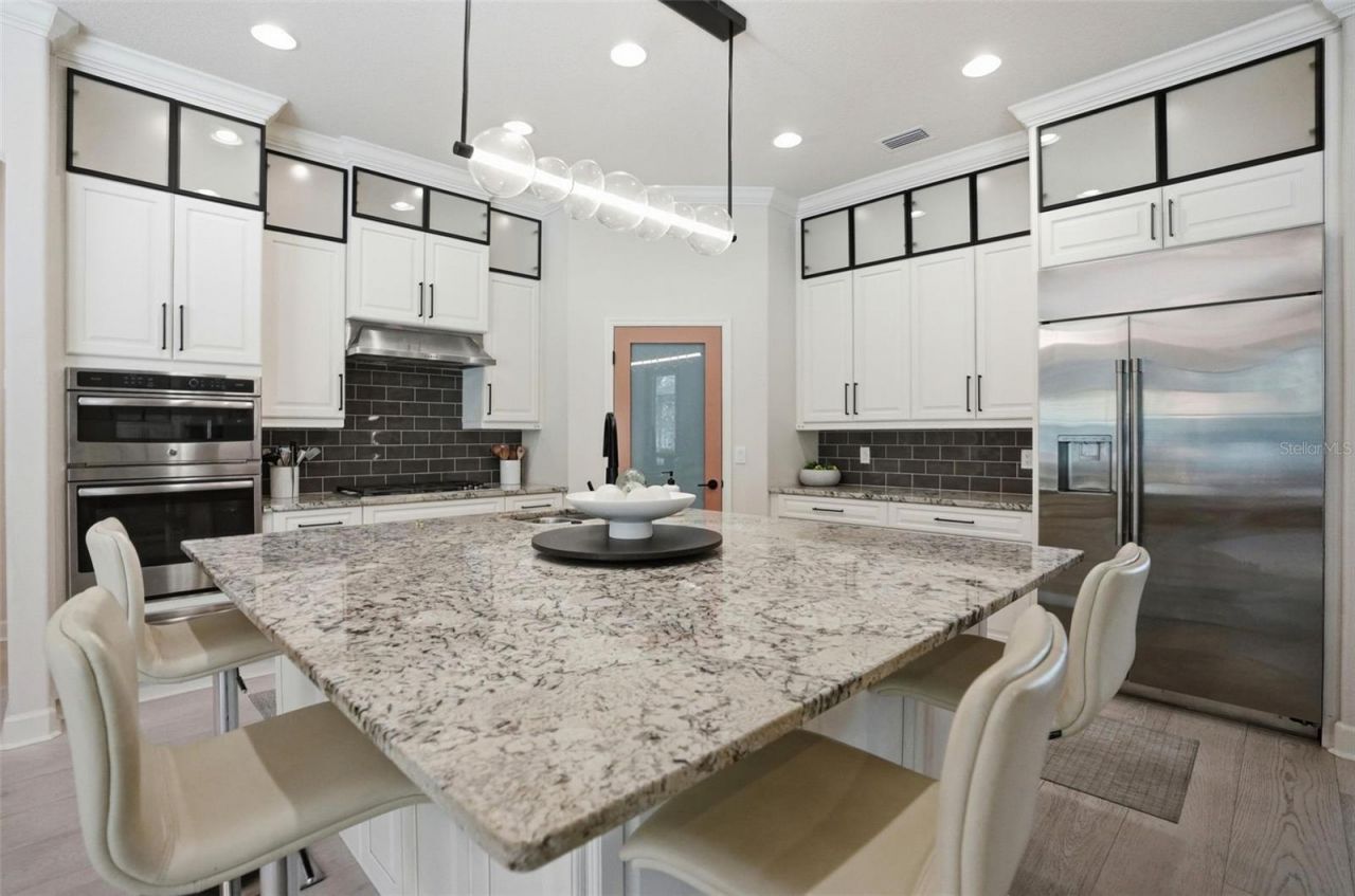 2165 Majestic Oaks Boulevard, Clearwater, FL 33759 Photo