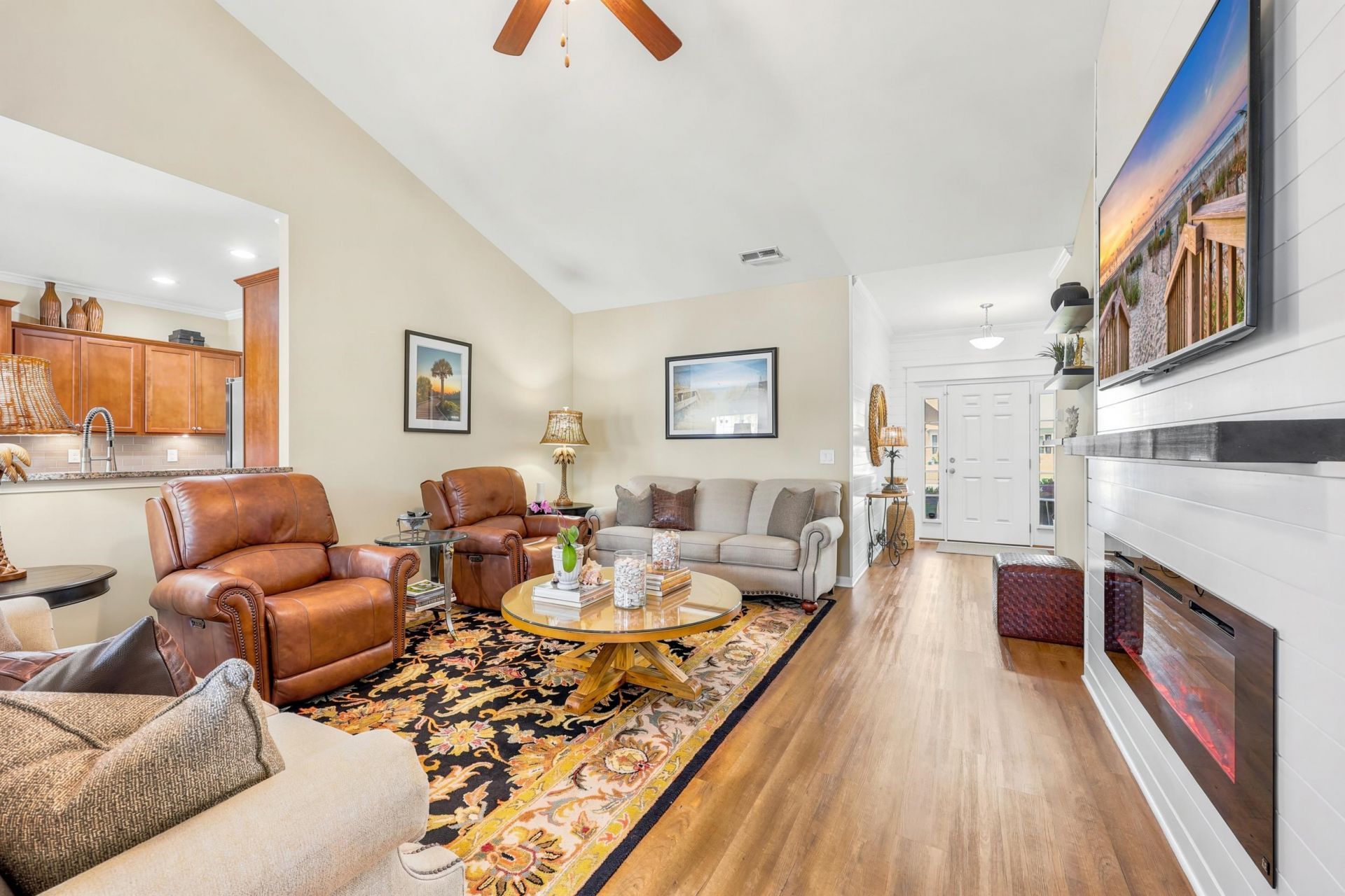 1046 Kennington Ct. Photo 7