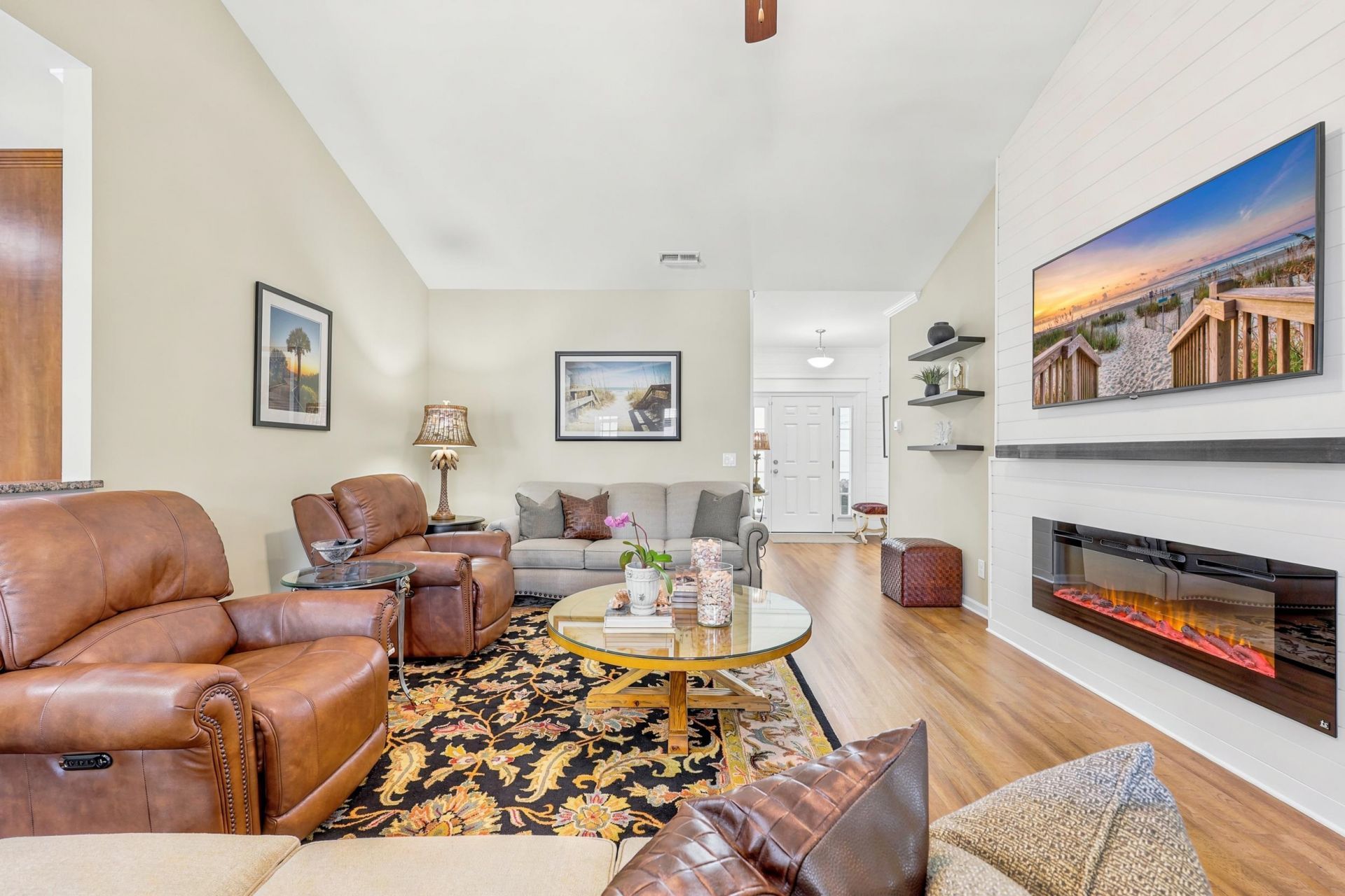 1046 Kennington Ct. Photo 8