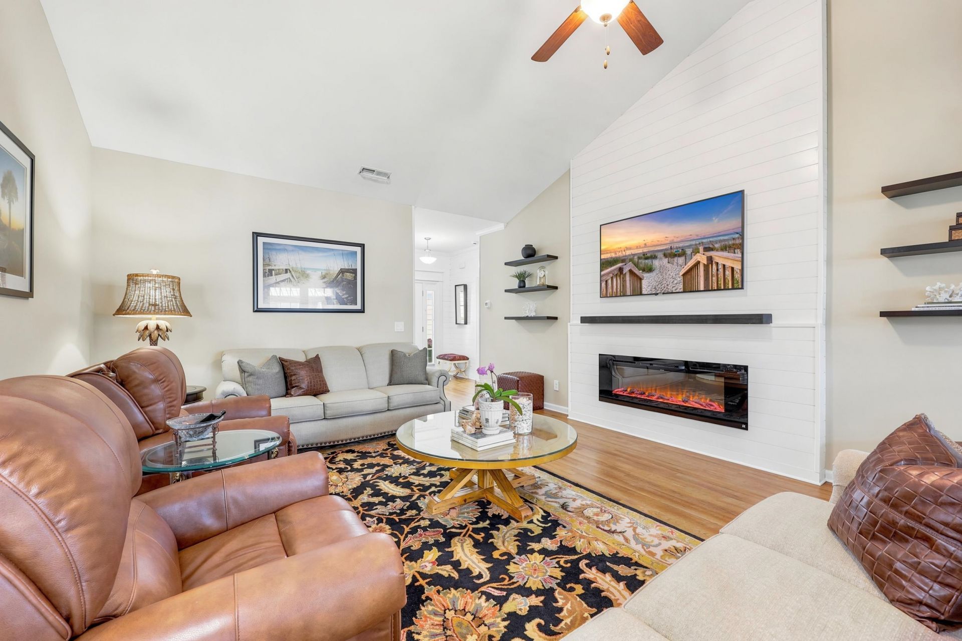 1046 Kennington Ct. Photo 9