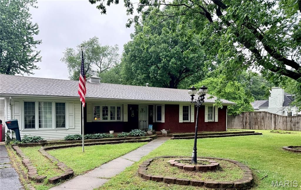 25 Green Meadow Dr , Sikeston, MO 63801 Main Photo