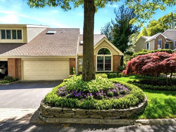 31 Willow Ridge Drive , Smithtown, NY 11787
