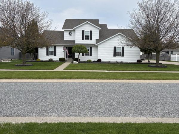 8876 Swancrest Drive, Saginaw, MI 48609