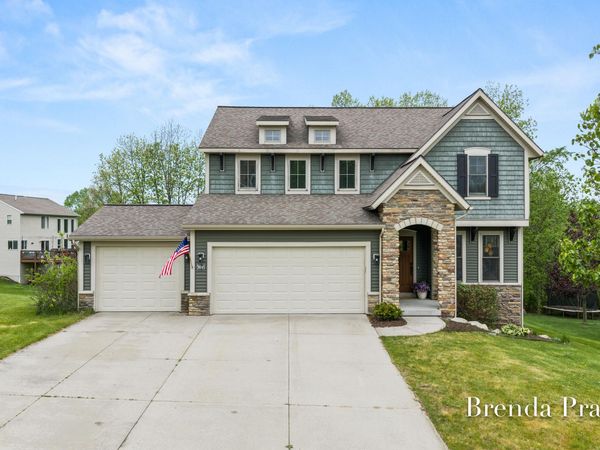 9845 Sunset Ridge Drive NE, Rockford, MI 49341