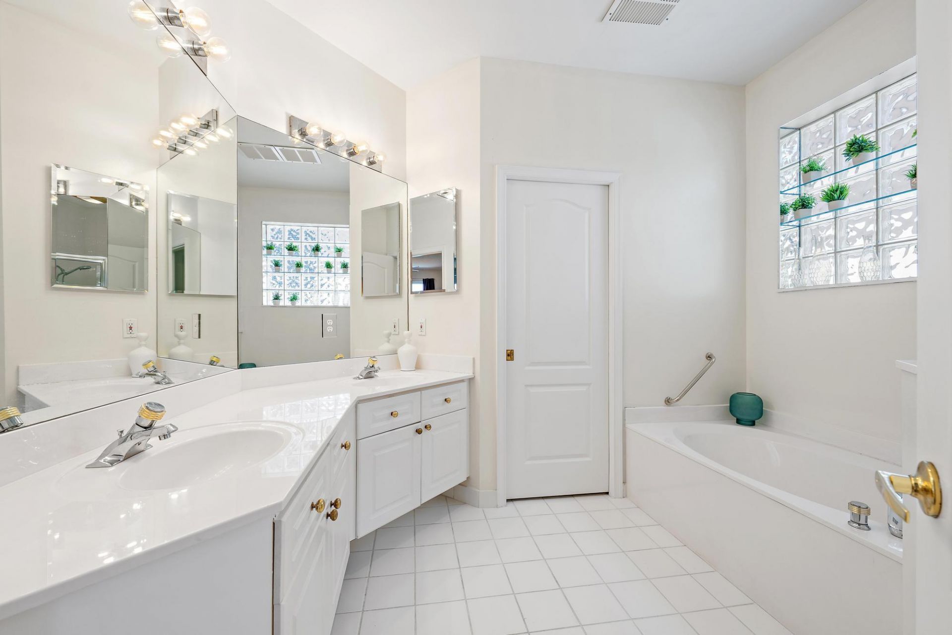 8232 Heritage Club Drive, West Palm Beach, FL 33412 Photo