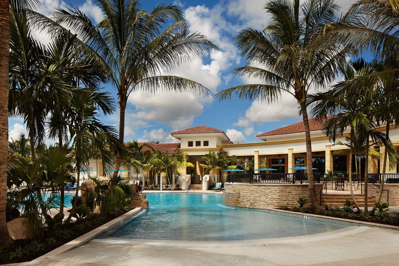 8232 Heritage Club Drive, West Palm Beach, FL 33412 Photo