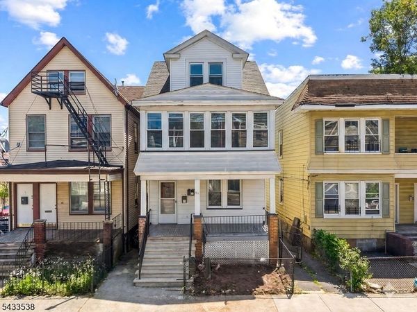 134 Dewey St, Newark, NJ 07112