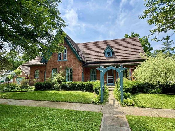701 Fifth Avenue, Decorah, IA 52101