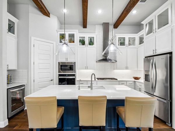 360 Mendocino LN, Austin, TX 78737