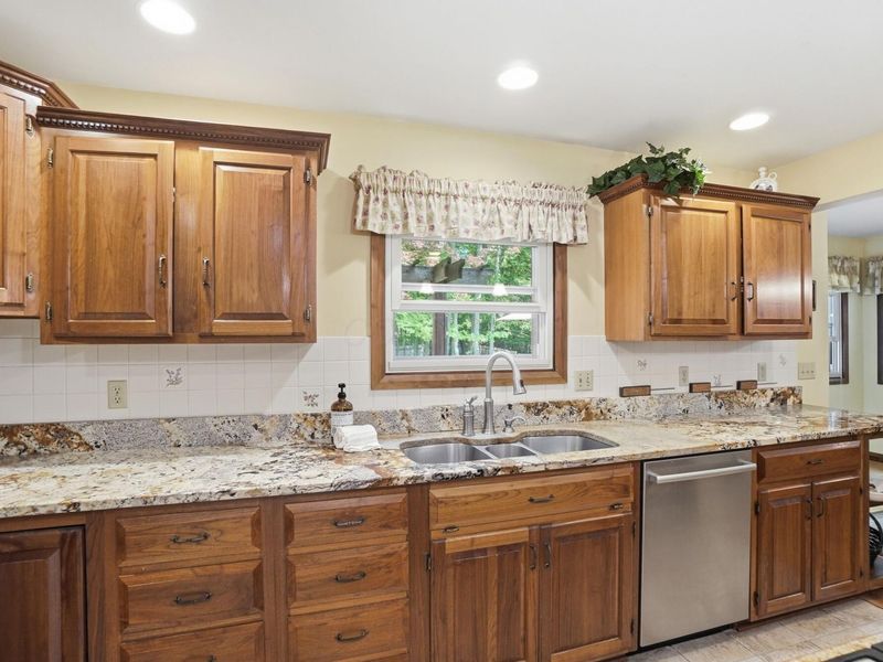 605 Kingfisher Drive, Westerville, OH 43082 Photo 22