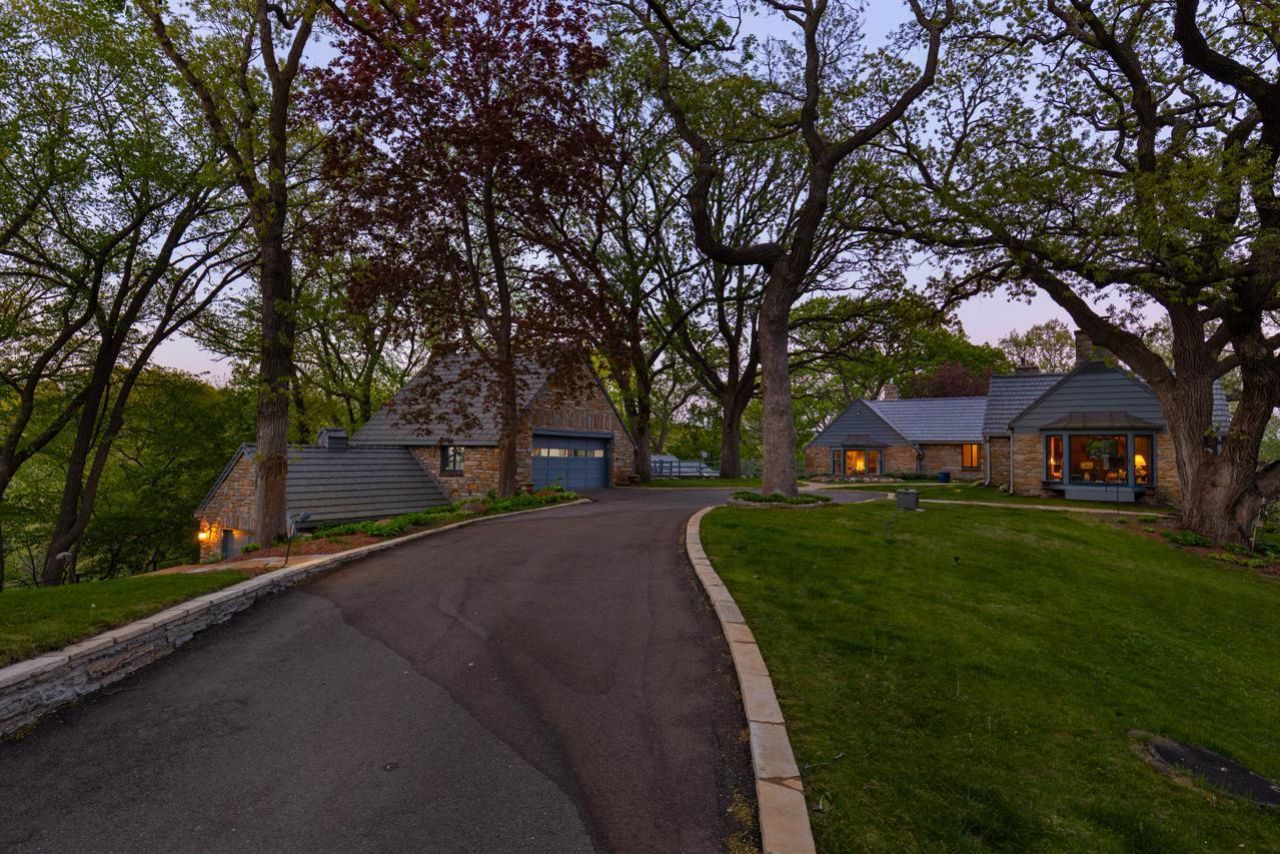 10300 Riverview Road, Eden Prairie, MN 55347 Main Photo