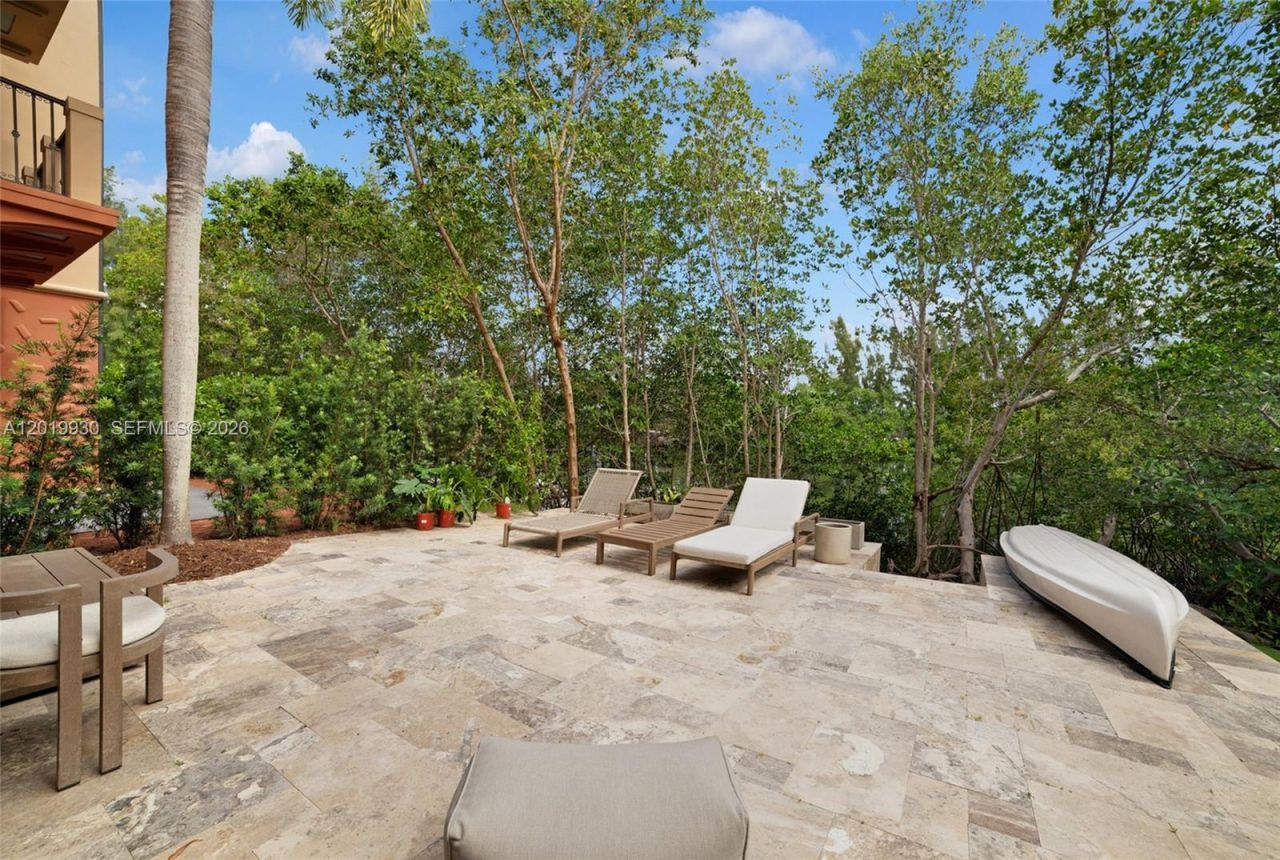 6226 Paradise Point Dr , Palmetto Bay, FL 33157 Photo