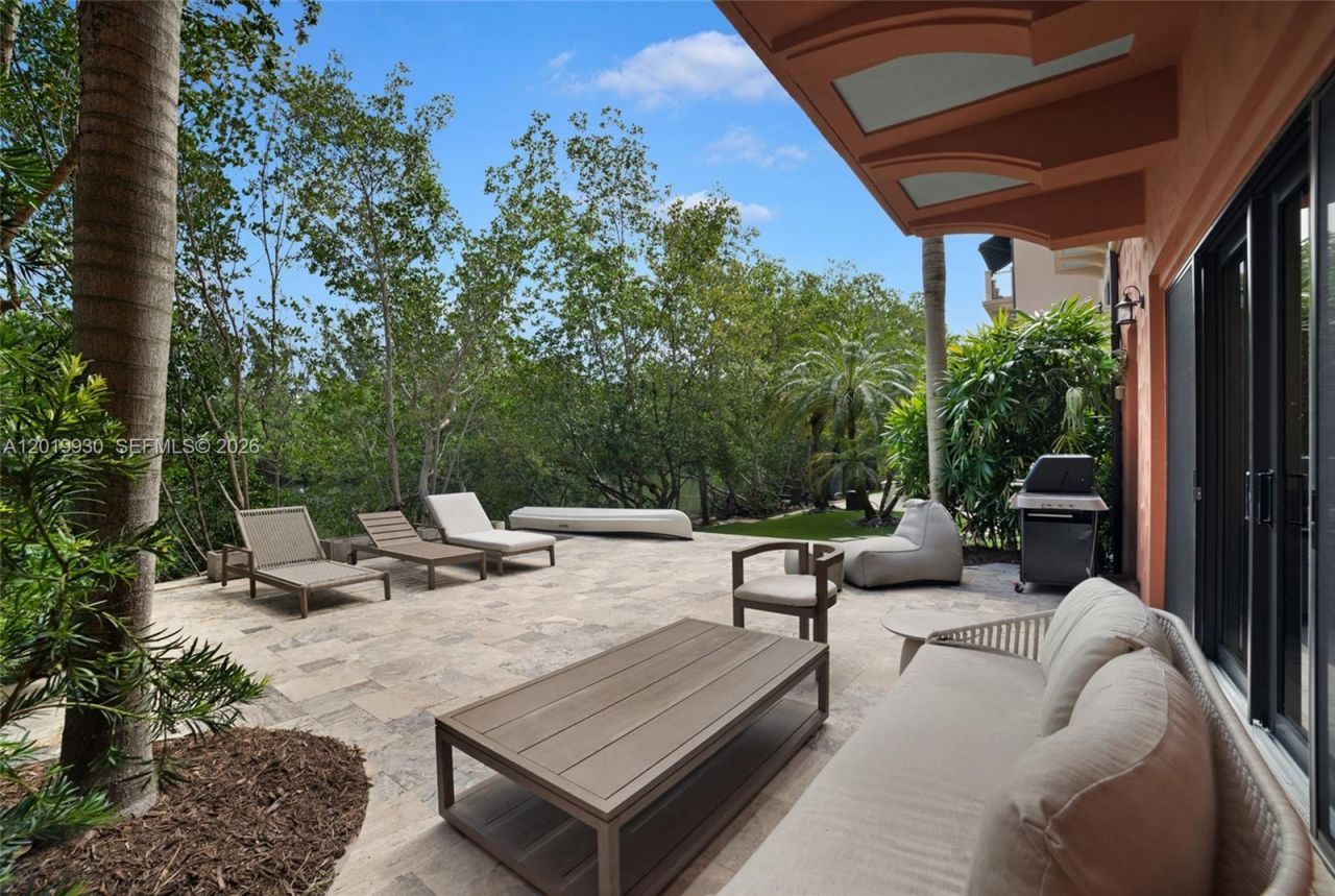 6226 Paradise Point Dr , Palmetto Bay, FL 33157 Photo