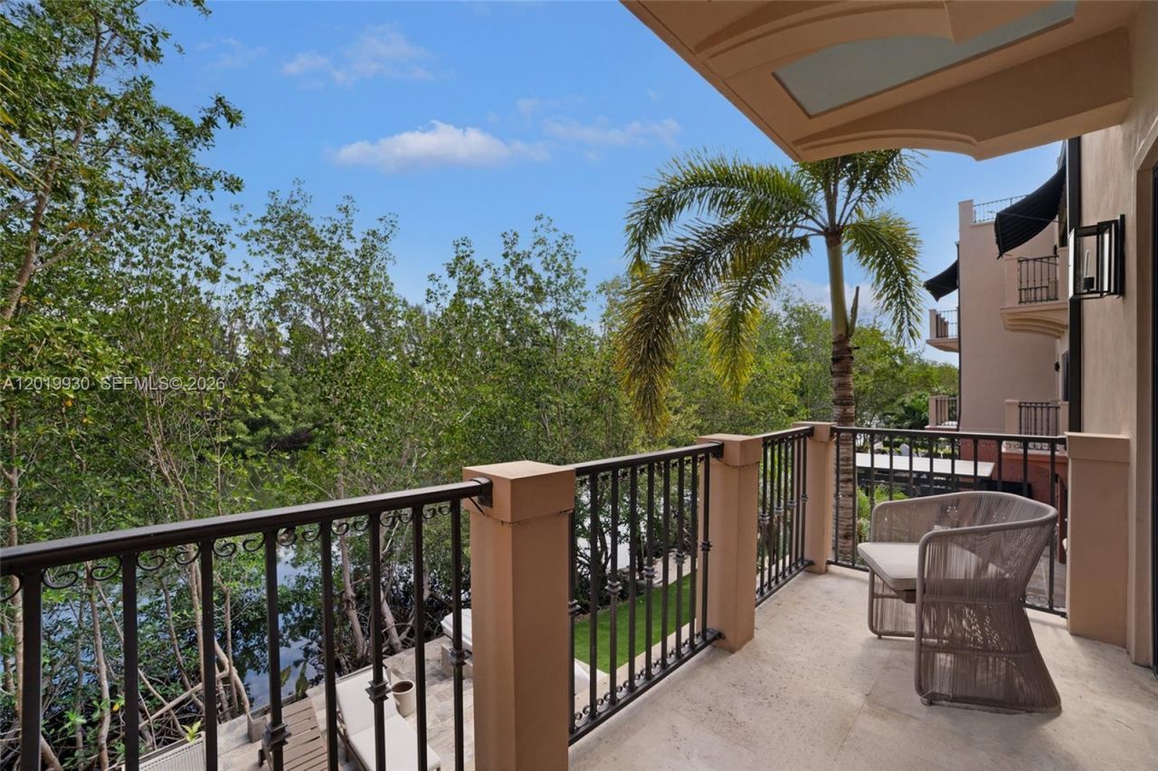 6226 Paradise Point Dr , Palmetto Bay, FL 33157 Photo