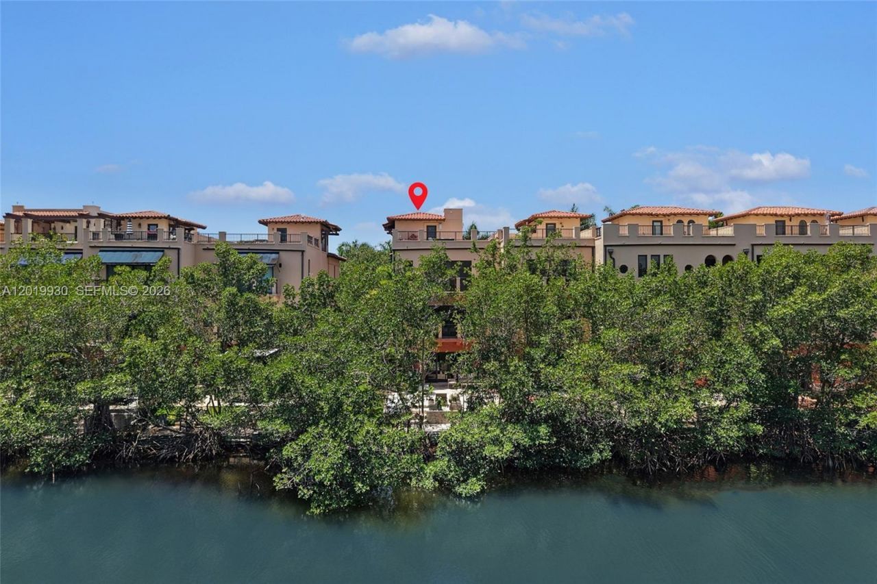 6226 Paradise Point Dr , Palmetto Bay, FL 33157 Photo