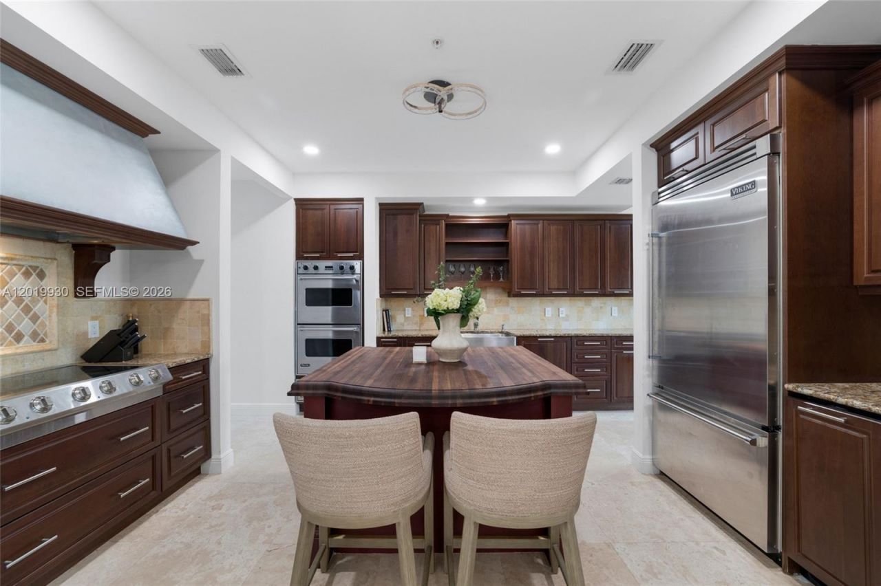 6226 Paradise Point Dr , Palmetto Bay, FL 33157 Photo
