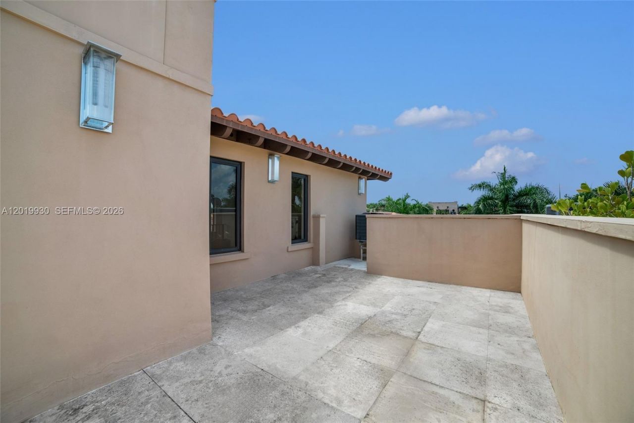 6226 Paradise Point Dr , Palmetto Bay, FL 33157 Photo