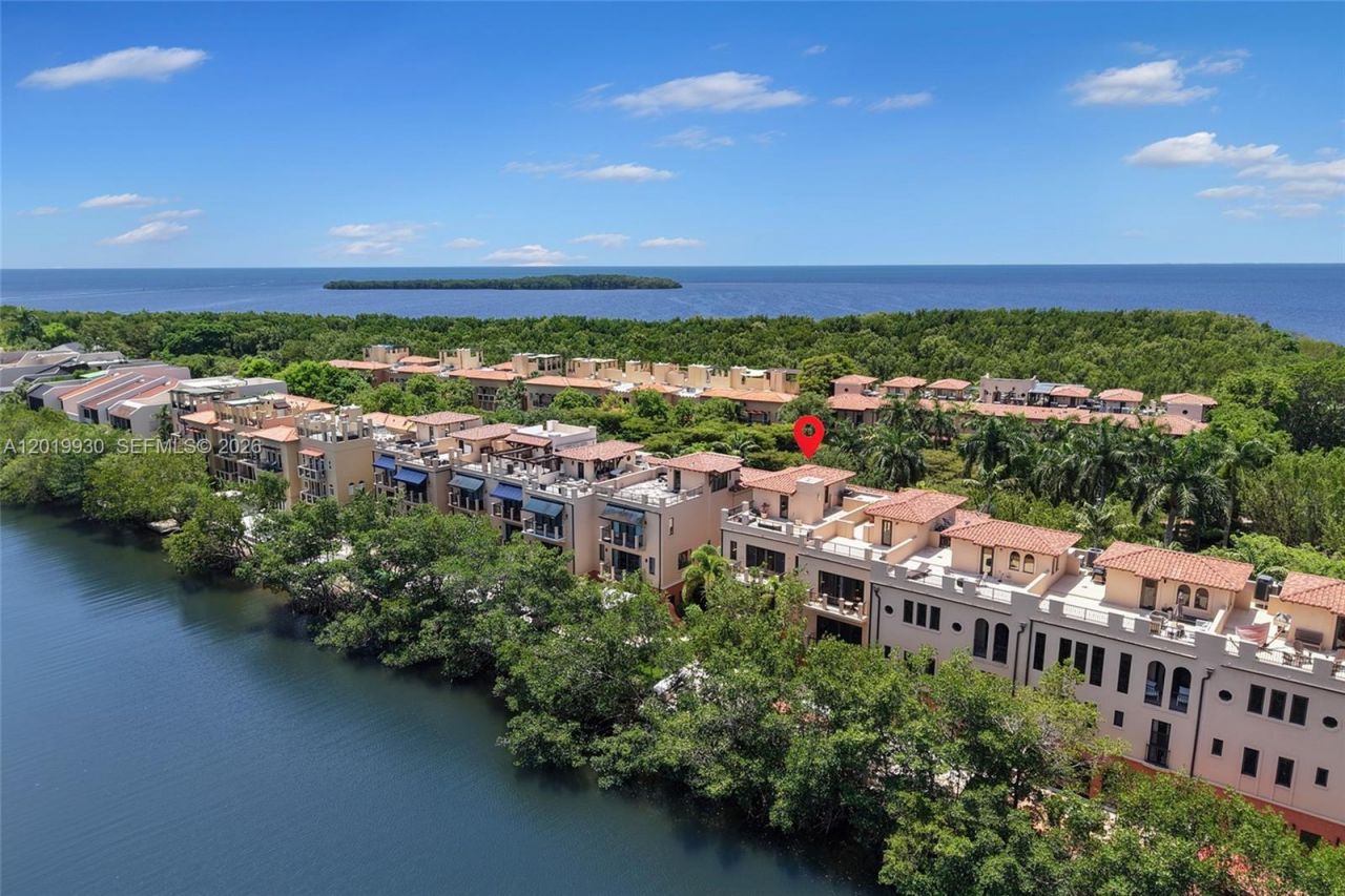 6226 Paradise Point Dr , Palmetto Bay, FL 33157 Photo