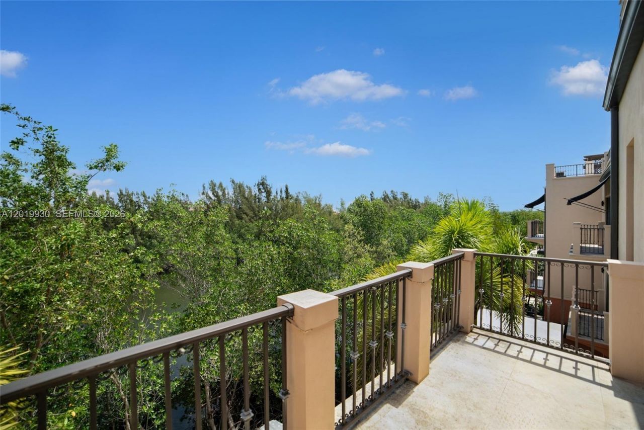 6226 Paradise Point Dr , Palmetto Bay, FL 33157 Photo
