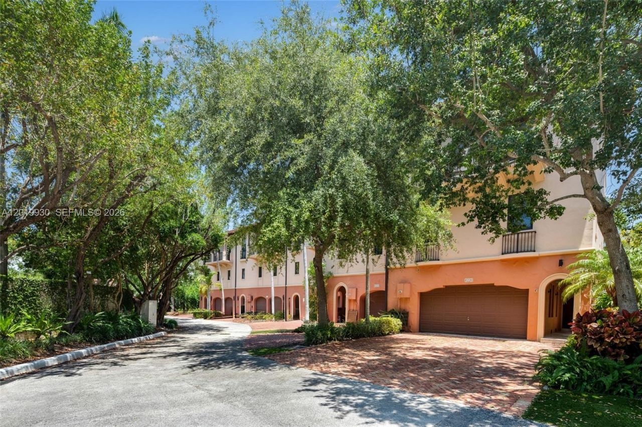 6226 Paradise Point Dr , Palmetto Bay, FL 33157 Photo