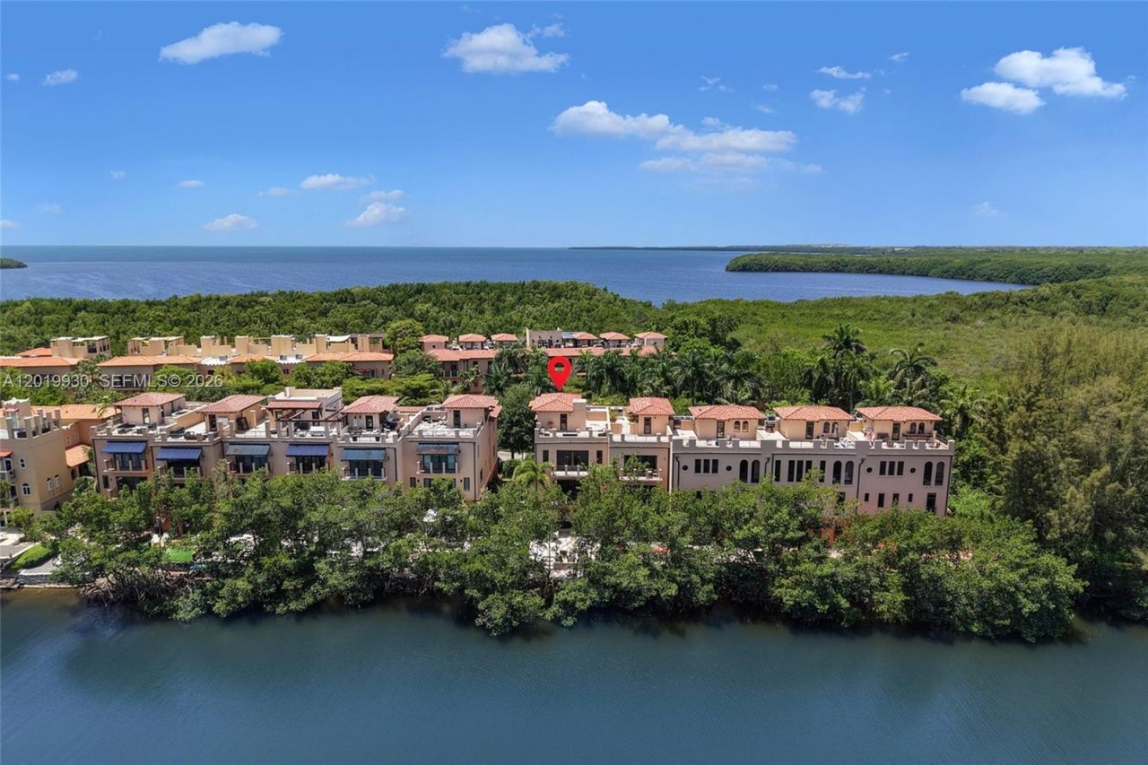 6226 Paradise Point Dr , Palmetto Bay, FL 33157 Photo