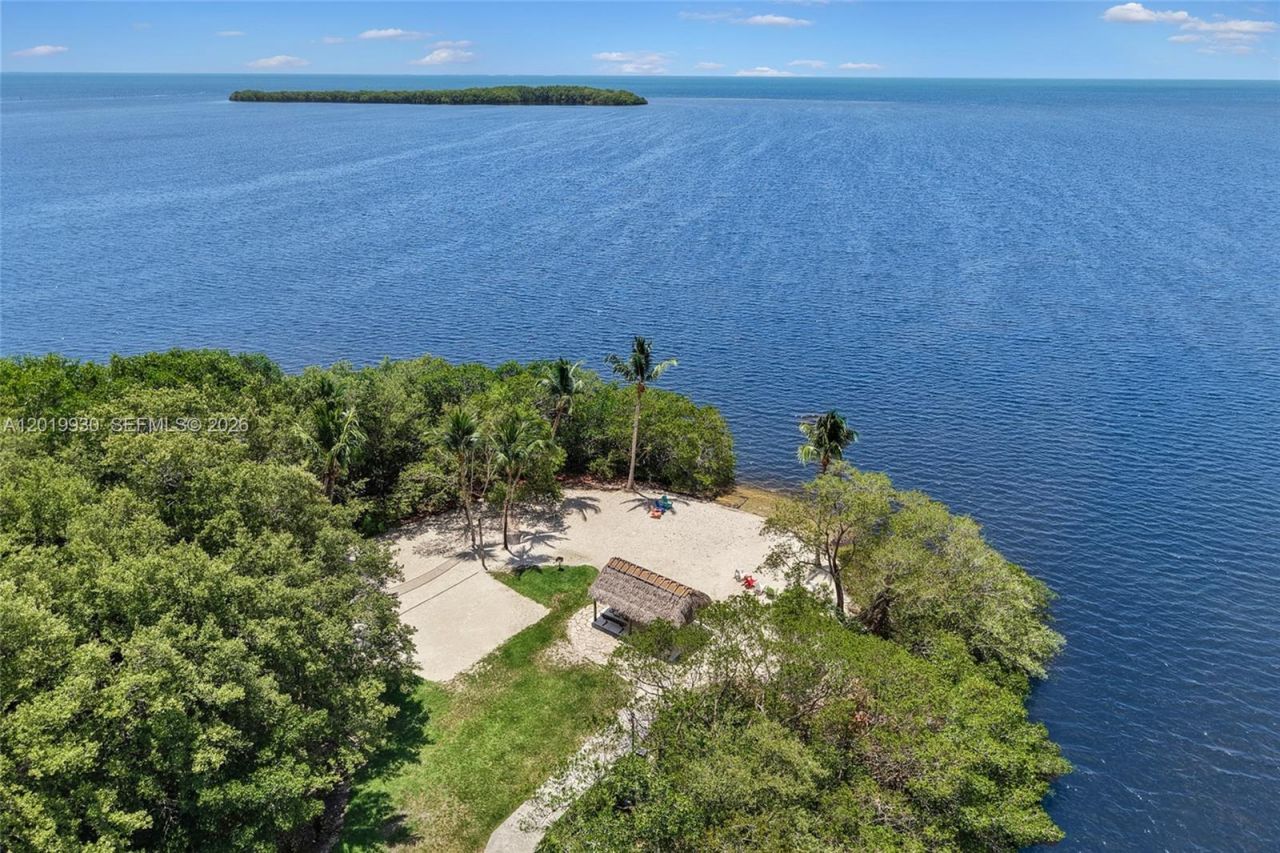 6226 Paradise Point Dr , Palmetto Bay, FL 33157 Photo