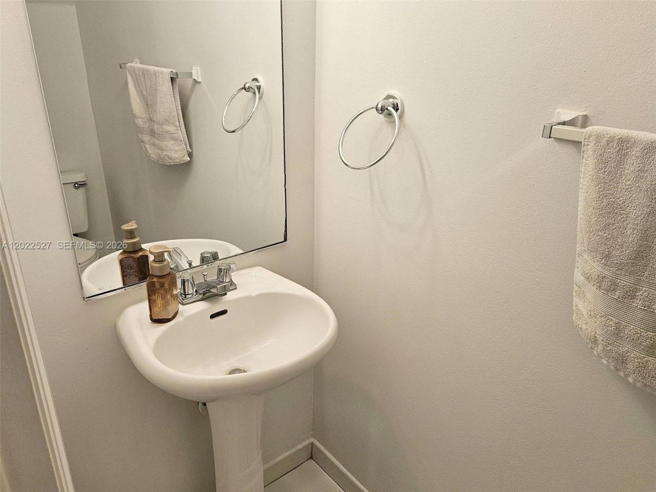 870 NE 212th Ter, Unit 2, Miami, FL 33179 Photo