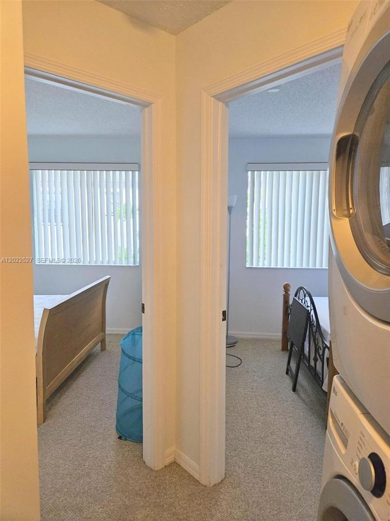 870 NE 212th Ter, Unit 2, Miami, FL 33179 Photo