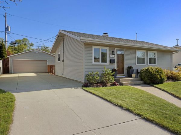 1715 84th Pl, Kenosha, WI 53143
