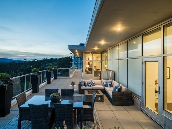 4009 Rainbow Hill Lane, Unit #PH902, Saanich, BC V8X 0B3