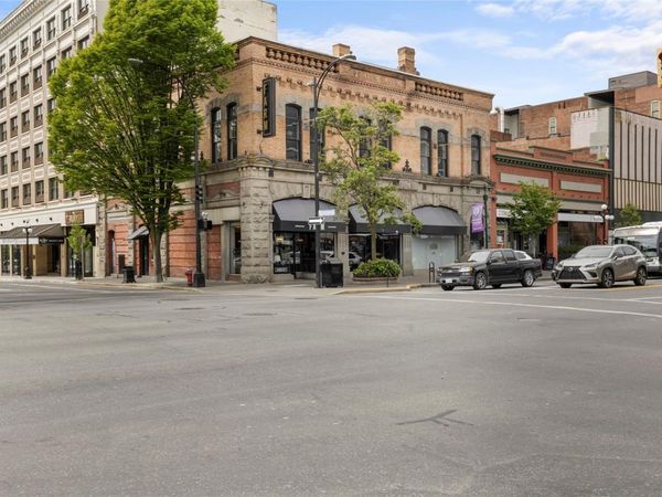 660 Johnson St , Victoria, BC V8W 2B7