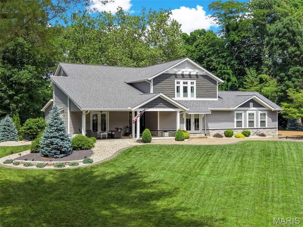16 Ginger Creek Drive, Glen Carbon, IL 62034