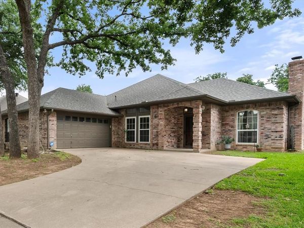 4705 Kensington Court, Arlington, TX 76016