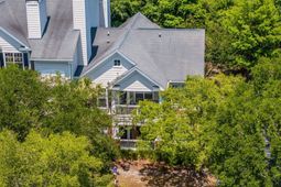 45 Sycamore Avenue photo 4