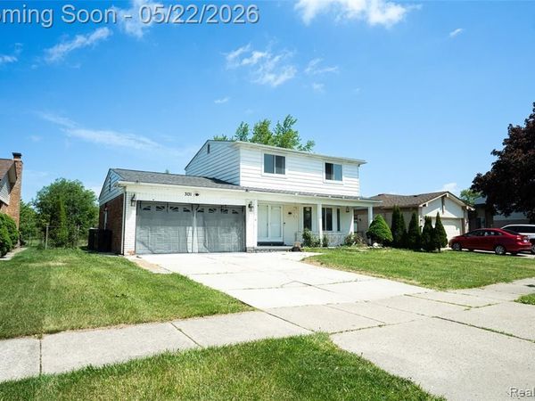 3131 Elmcrest Road, Sterling Heights, MI 48310
