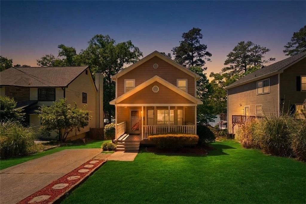 8712 Lake Drive, Snellville, GA 30039 Main Photo