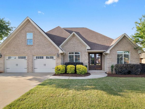 106 Rhett Dr, Muscle Shoals, AL 35661